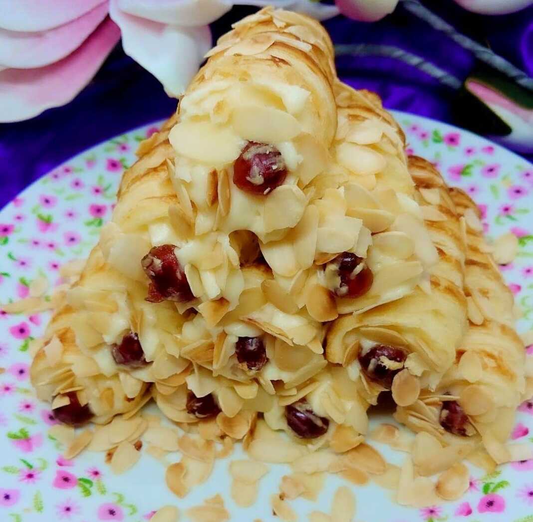 kornedakia κορνεδάκια με βελούδινη κρέμα πατισερί