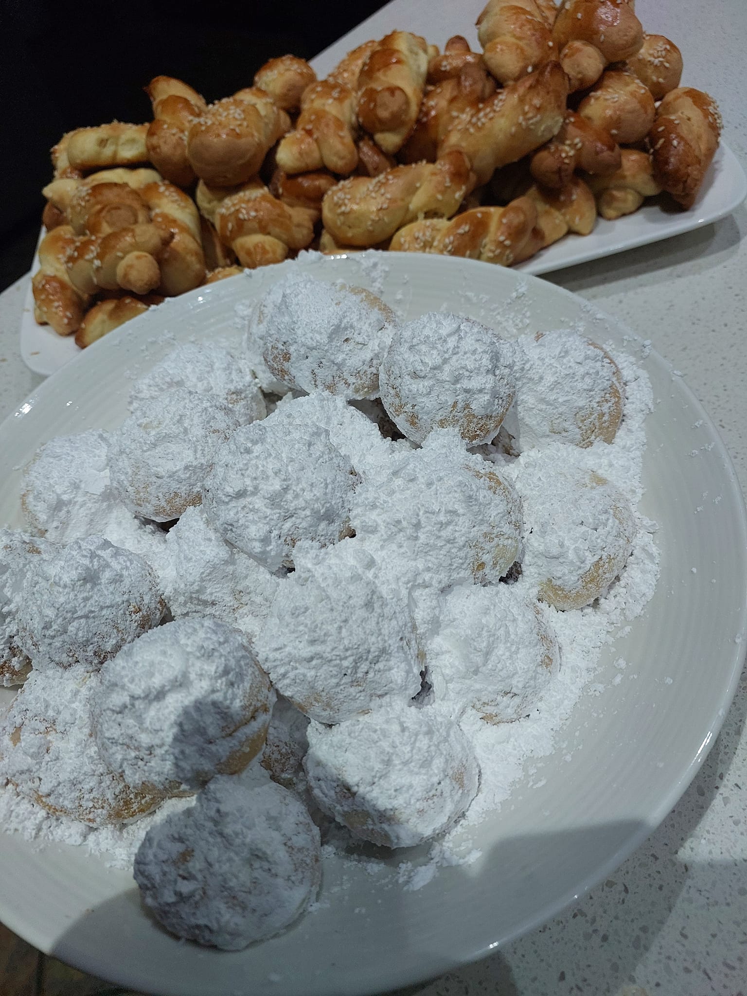 Κουραμπιέδες και κουλουράκια