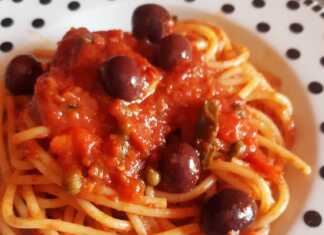 Μακαρονάδα με κάπαρη και ελιές