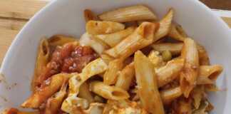 Ζυμαρικά Φούρνου με σάλτσα Ραγού