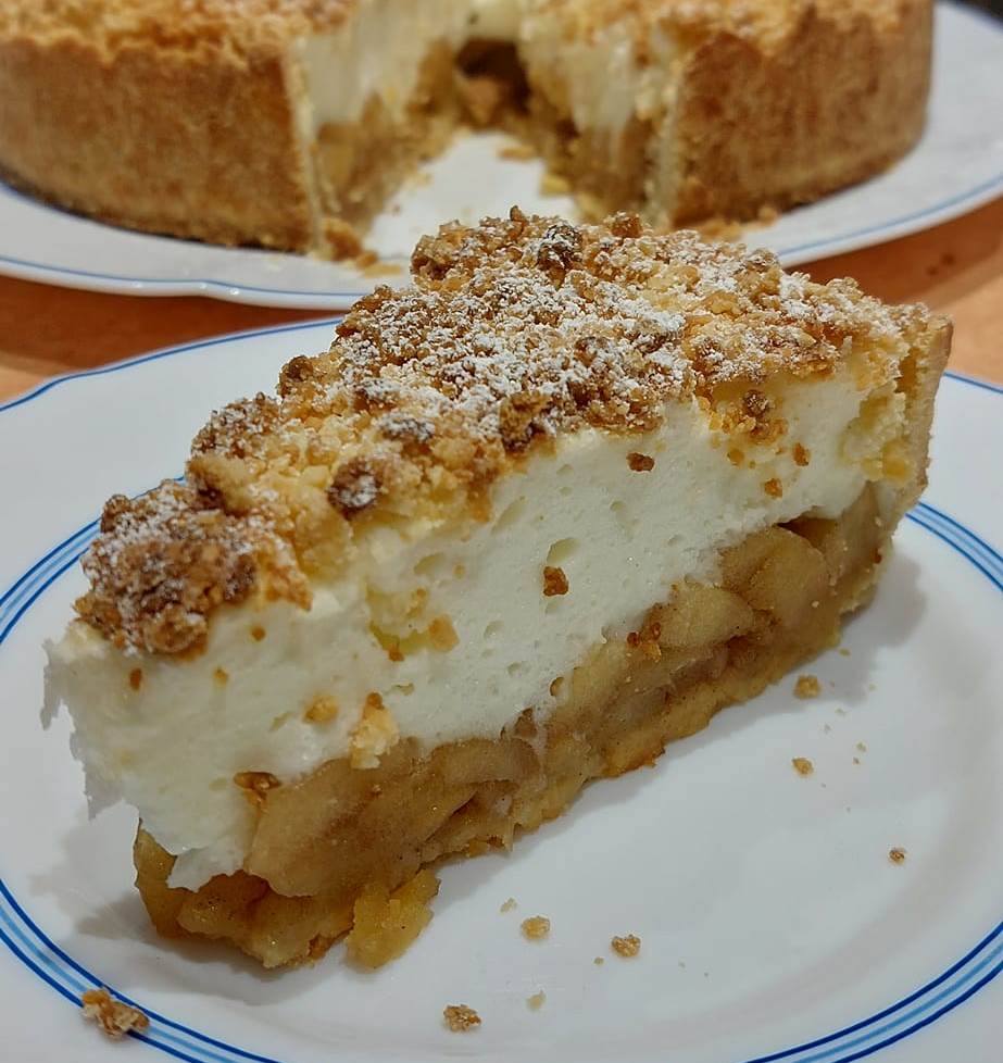 milopitaSoufle Μηλόπιτα με σουφλέ