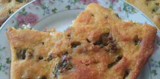 Μια λαχταριστή φέτα γιαννιώτικης μπατσαριάς, με χρυσαφένιο και τραγανό κουρκούτι και πλούσια γέμιση χορταρικών.