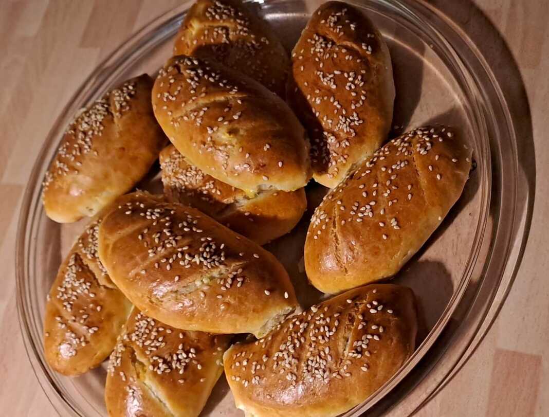 mpourekakiaTiri Μπουρεκάκια με τυρί