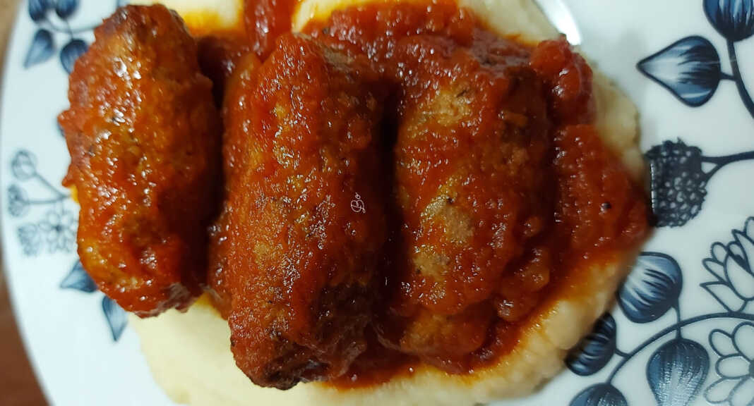 soutzoukakiaPoure σουτζουκάκια με πουρέ