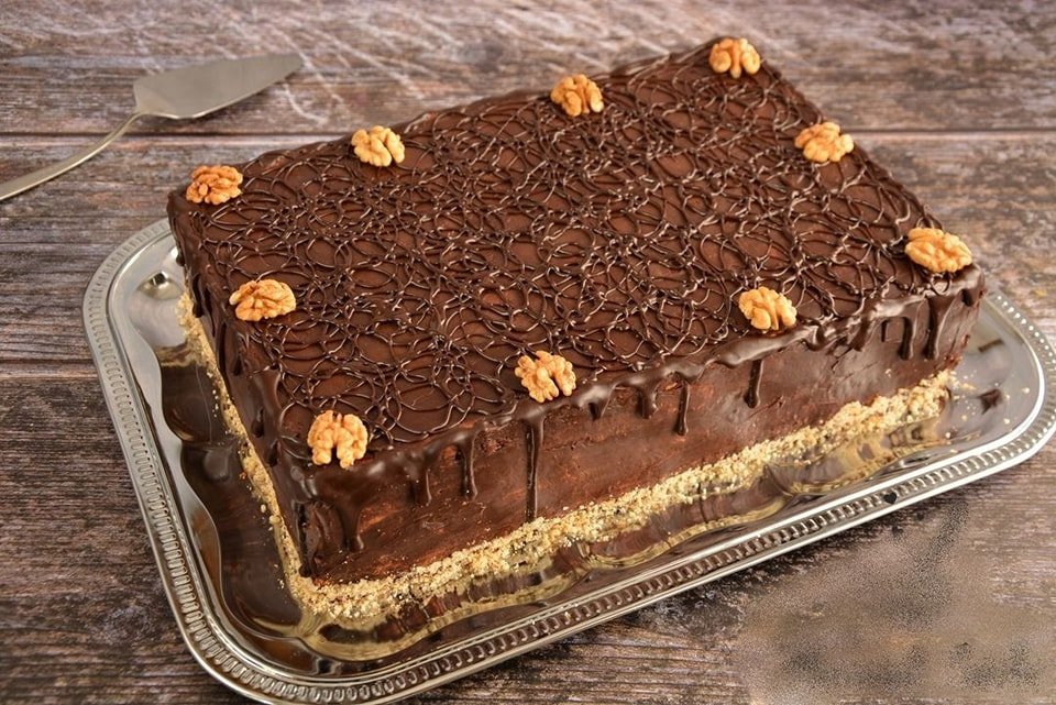 Τούρτα με σοκολάτα και καρύδι