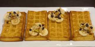 Βάφλες με μέλι και μπανάνα