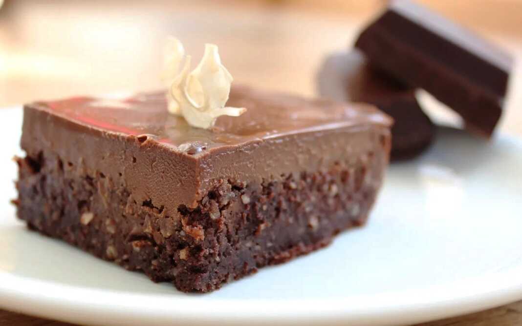 Κέικ φουντουκιού με σοκολάτα