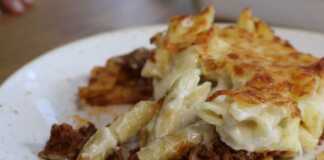 Ζυμαρικά στο φούρνο με κιμά και μπεσαμέλ