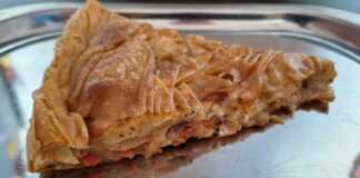 κασερόπιτα με ντομάτα και ρίγανη