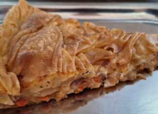 κασερόπιτα με ντομάτα και ρίγανη