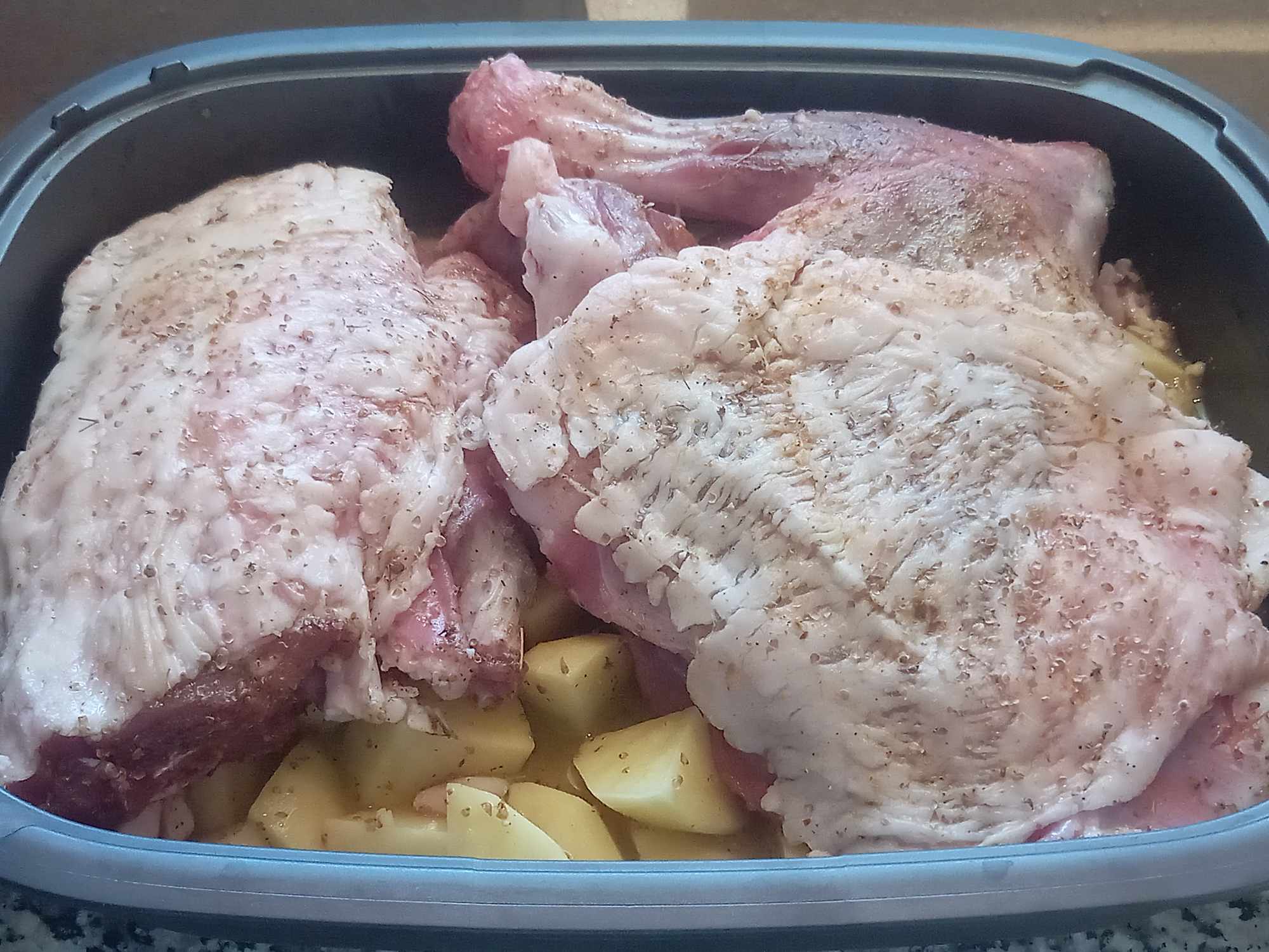 κατσικάκι με πατάτες στο φούρνο