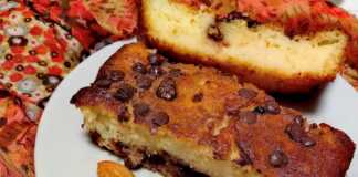 Υγρό Κέικ: Η σοκολάτα συναντά το τυρί κρέμα σε μια ακαταμάχητη συνταγή κέικ με τυρί κρέμα και σταγόνες σοκολάτας