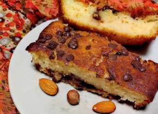 κέικ με τυρί κρέμα και σταγόνες σοκολάτας