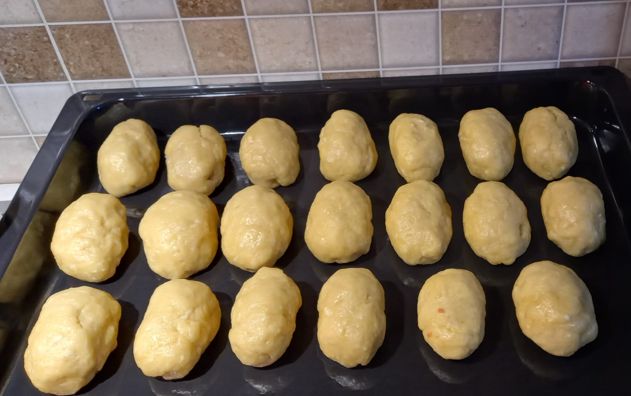 λουκανικοπιτάκια με γιαούρτι