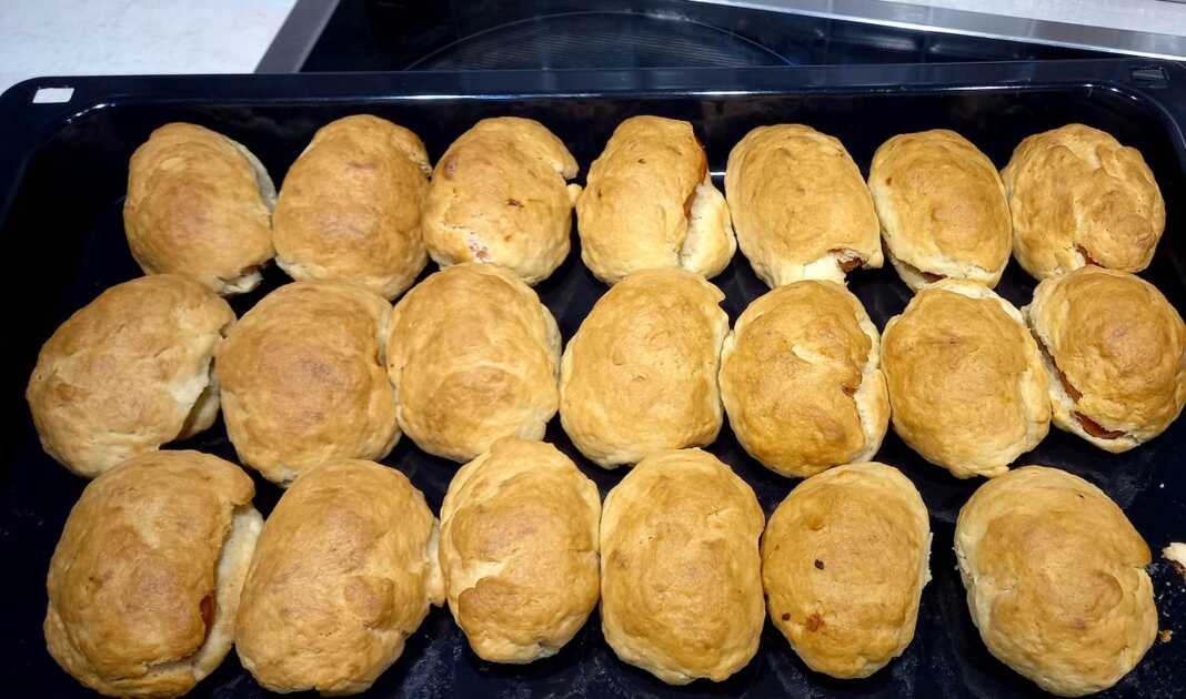 λουκανικοπιτάκια με γιαούρτι