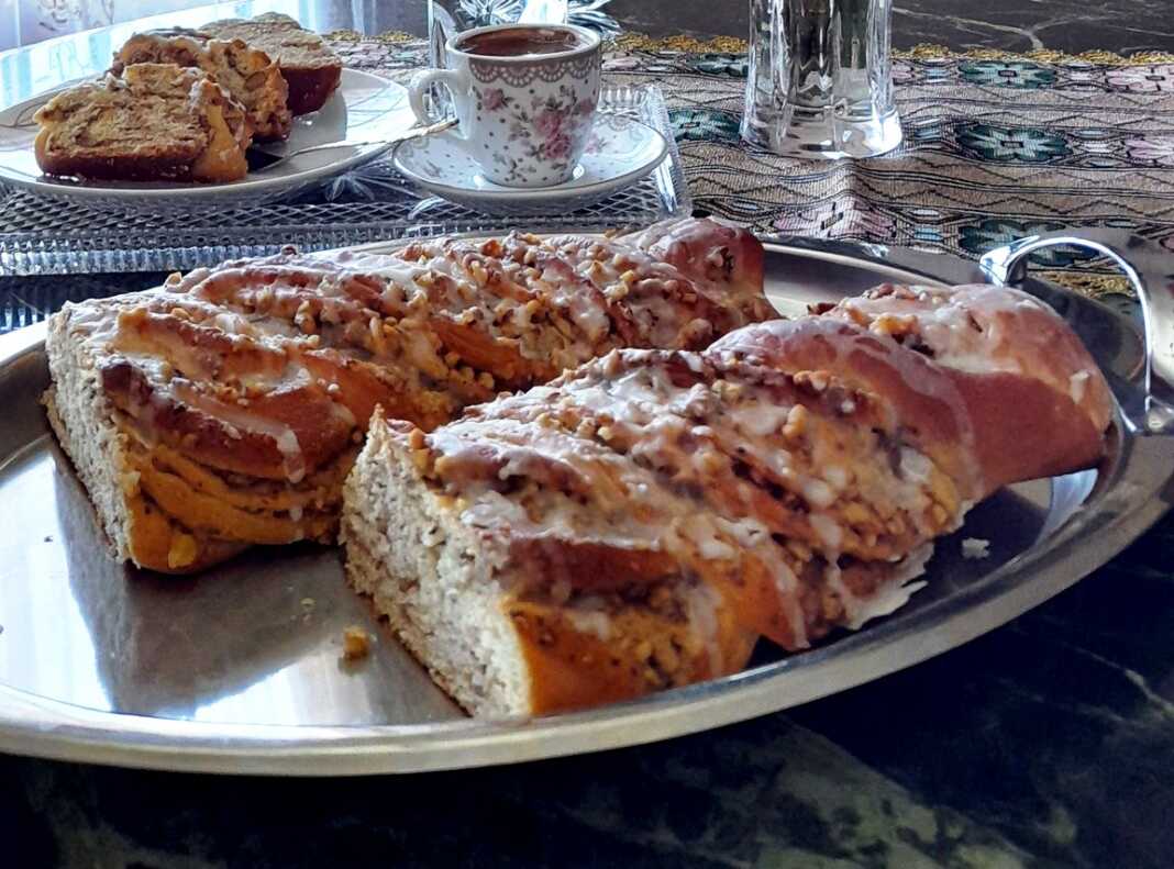 Πλεξούδα με καρύδια