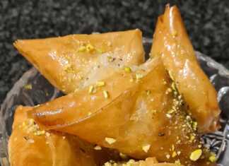 Σιροπιαστό φύλλο κρούστας με φρέσκια αναρή