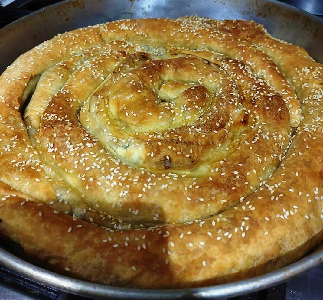 Στριφτή πίτα με σέσκουλα και τυρί