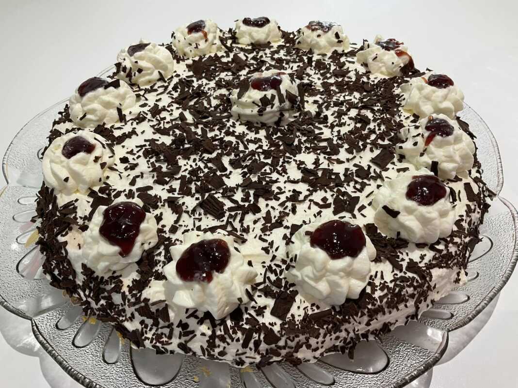 τούρτα με γέμιση Μερέντας