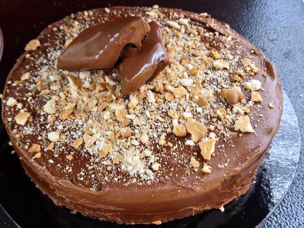 Τούρτα μπισκότο με ξηρούς καρπούς