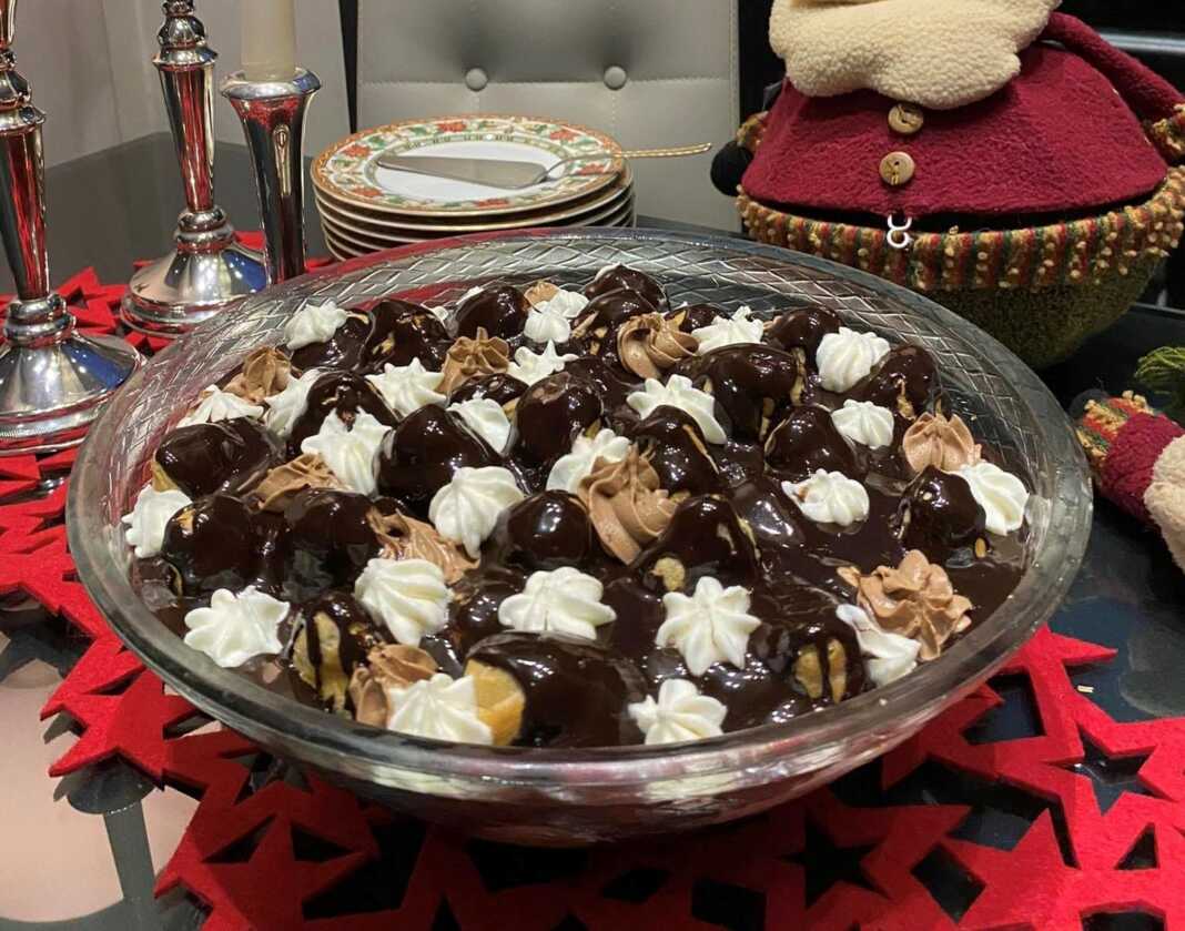 τούρτα προφιτερόλ