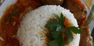 κεφτεδάκια κοκκινιστά με πιλάφι