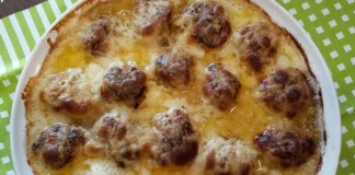 κεφτεδάκια σε σάλτσα τυριού