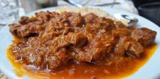 Μπεκρή μεζέ κοκκινιστό με ρύζι