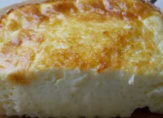 Ομελέτα όπως δεν την εχετε ξαναφαει φουσκωτή Κοντινό πλάνο στην επιφάνεια της Ομελέτα Φουσκωτής Φούρνου με την τραγανή κρούστα.