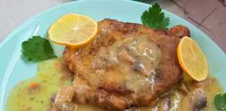 Χοιρινές μπριζόλες λαιμού με σάλτσα μανιταριών