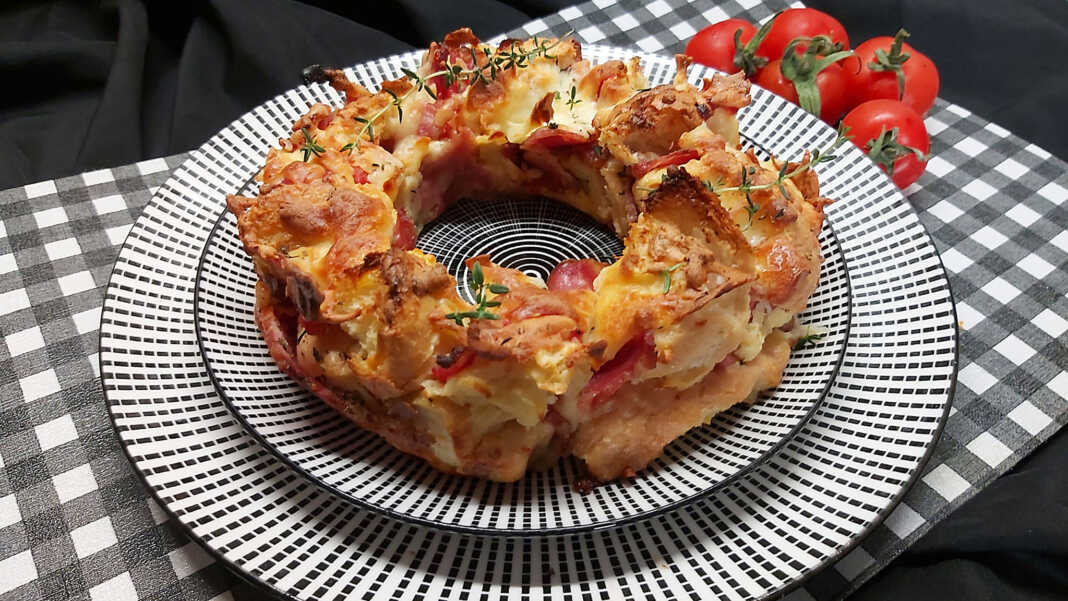 Στεφάνι τυριών και αλλαντικών με μπαγιατικο ψωμί