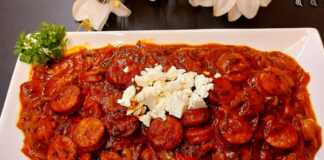 Σπετσοφάι με Χωριάτικο Λουκάνικο, Πιπεριές και Φέτα