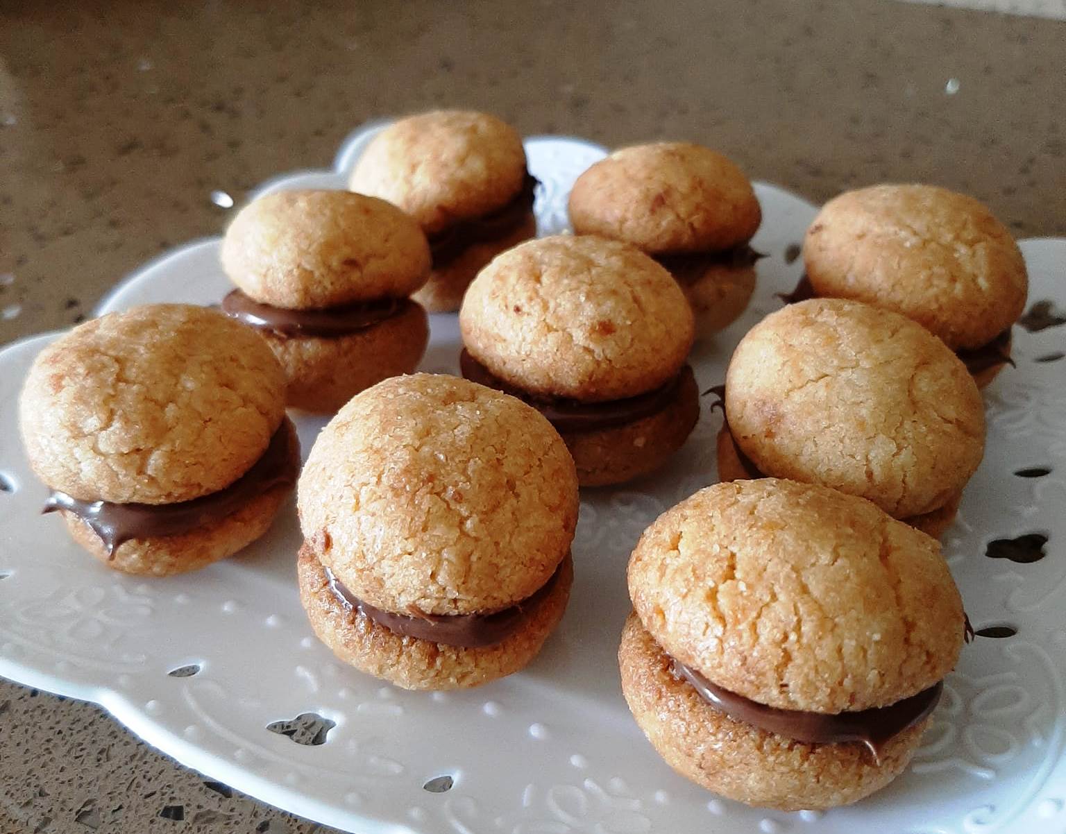 αμυγδαλωτά με νουτέλλα