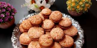 Μπισκότα αμυγδάλου γεμιστά με μαρμελάδα