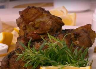 κοντοσούβλι με τηγανητές πατάτες