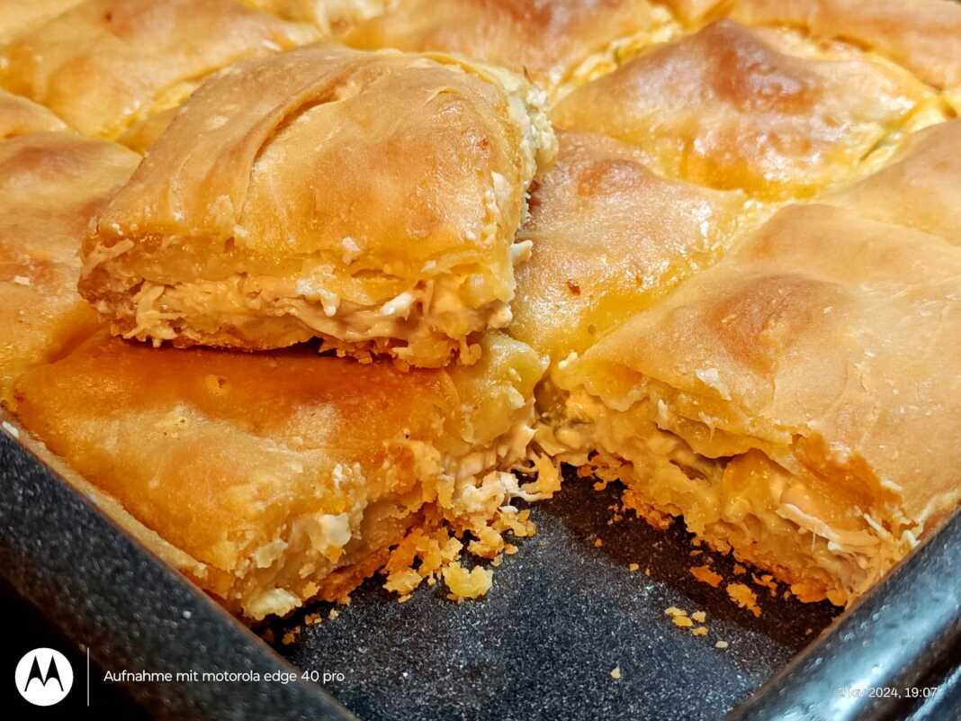 Κοτόπιτα με φέτα και πιπεριές