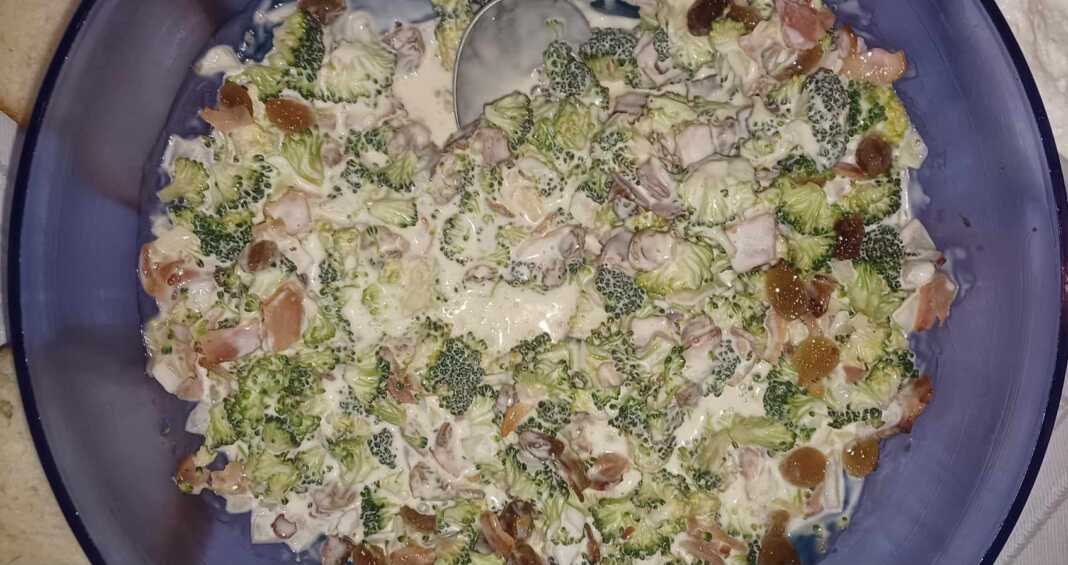 σαλάτα με μπρόκολο