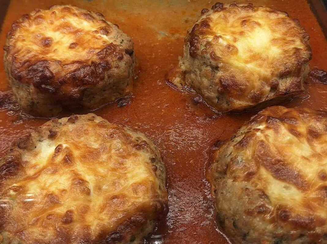 mpiftekia folies me tiria Μπιφτέκια φωλιές με τυριά και σάλτσα ντοματας