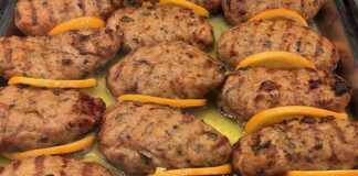 Μπιφτέκια κοτόπουλου στο φούρνο με σάλτσα πορτοκαλιού