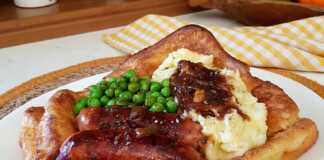 Πίτα με λουκάνικα και πουρέ πατάτας