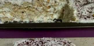 Δροσερό γλυκό Ραφαέλο σε ταψάκι, πασπαλισμένο με ινδοκάρυδο