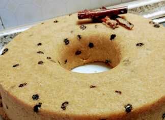 χαλβάς με τριμμένο μήλο κανέλα σταφίδες μέλι