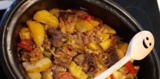 Χοιρινό με πατάτες στην Γαστρα