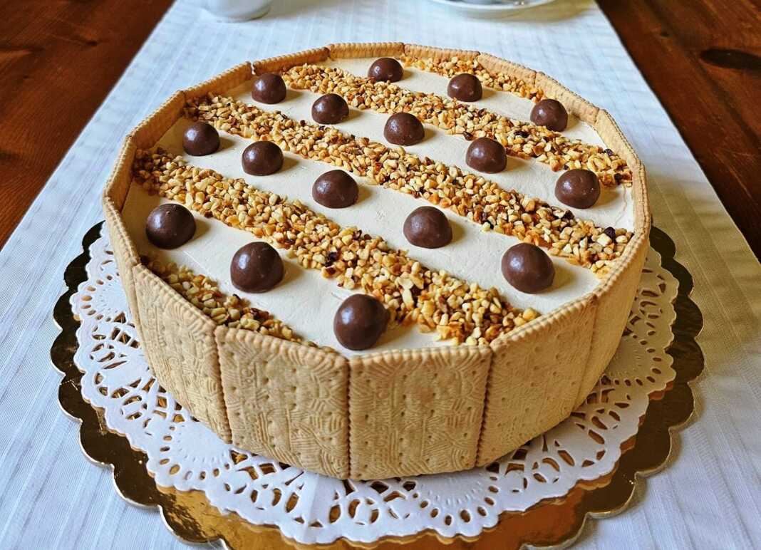 cheesecake με πραλίνα φουντουκιού