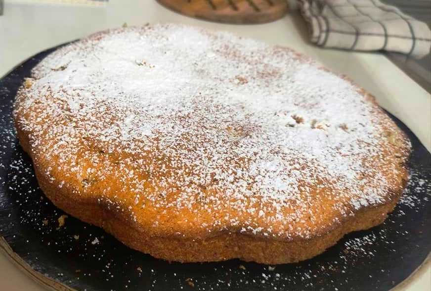 κέικ σιμιγδάλι με καρύδια