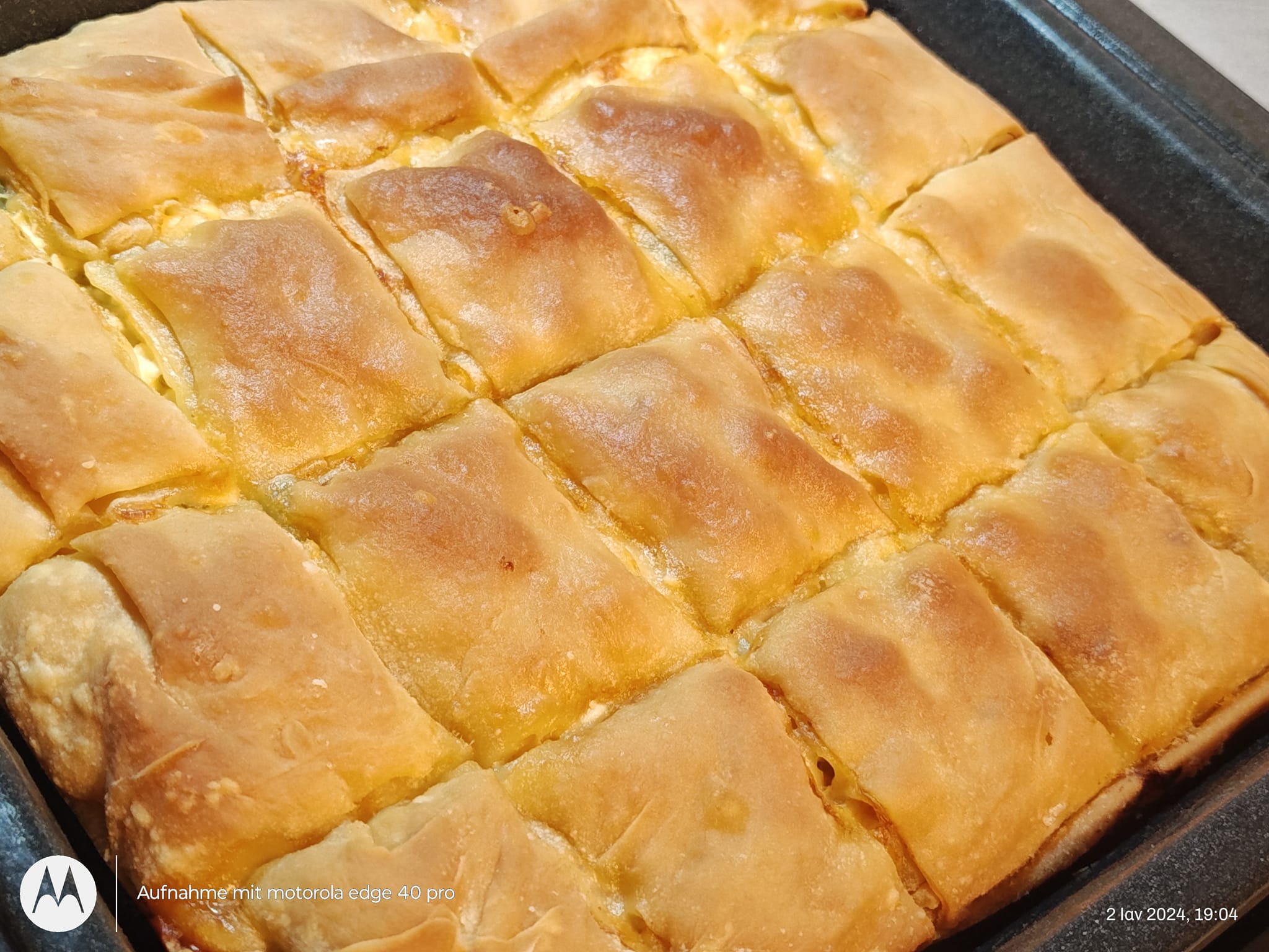 κοτόπιτα με τυριά και πιπεριές