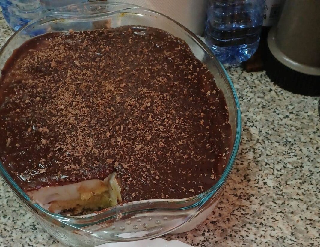 κρέμα με κορν φλάουερ και κουβερτούρα