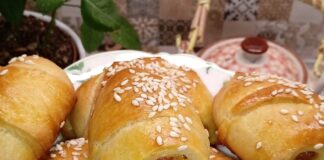 λουκανικοπιτάκια με μουστάρδα