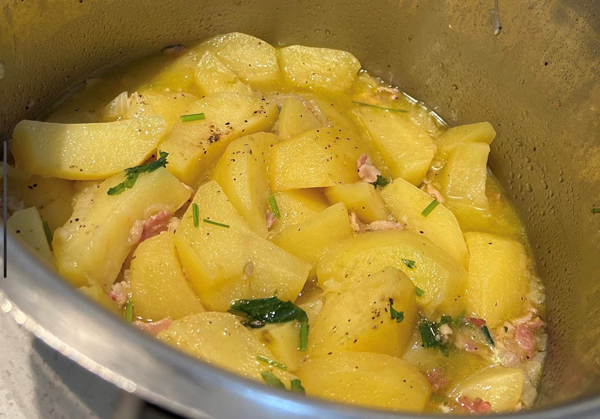 Πατάτες με μπέικον και κρεμμύδια