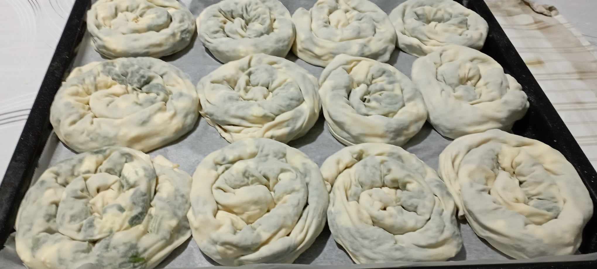 ρολά πιτάκια με σπανάκι και τυρί φέτα